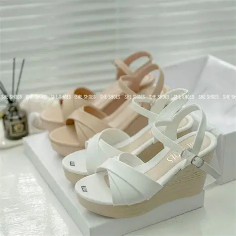 Giày sandal đế xuồng nữ