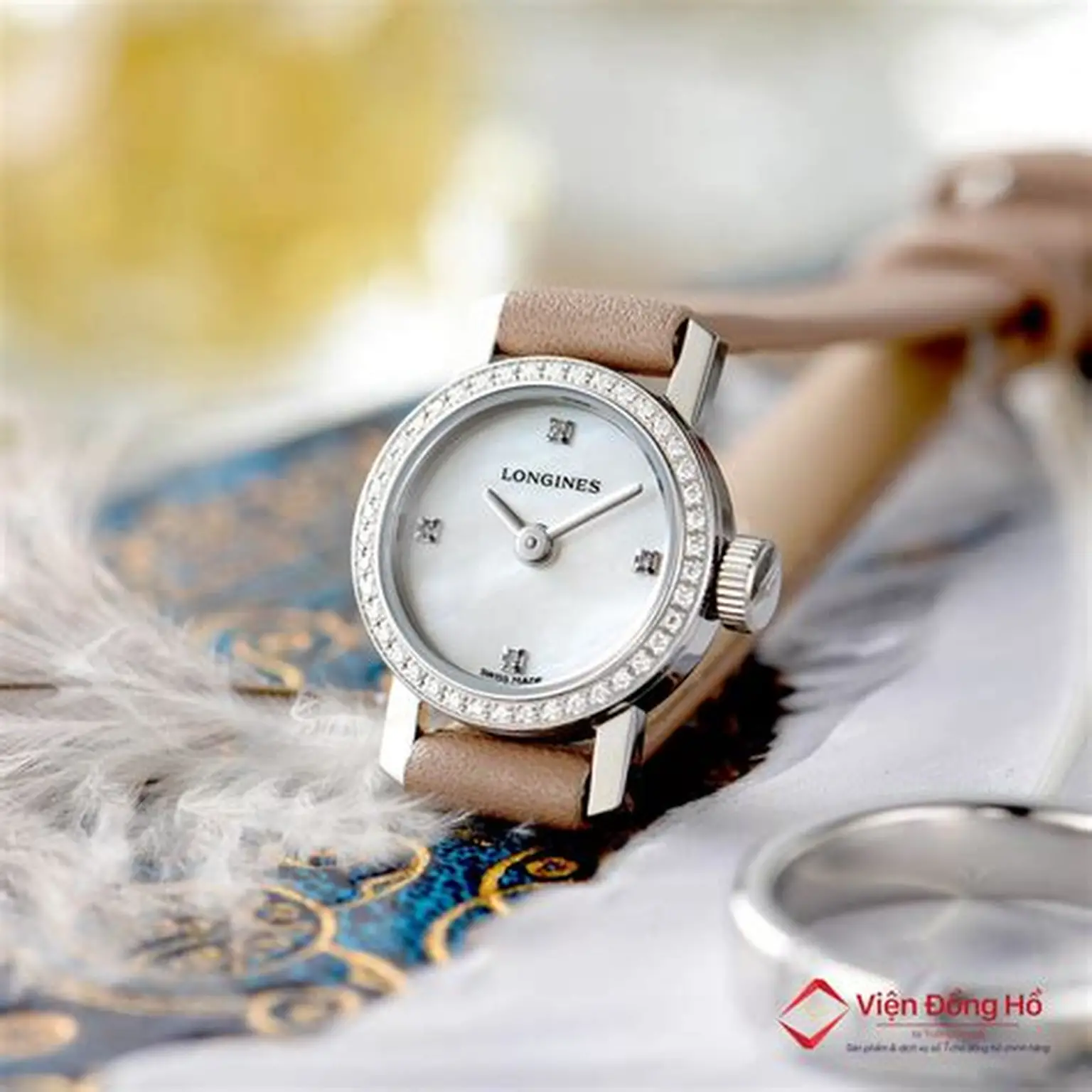 Đồng hồ nữ mặt nhỏ